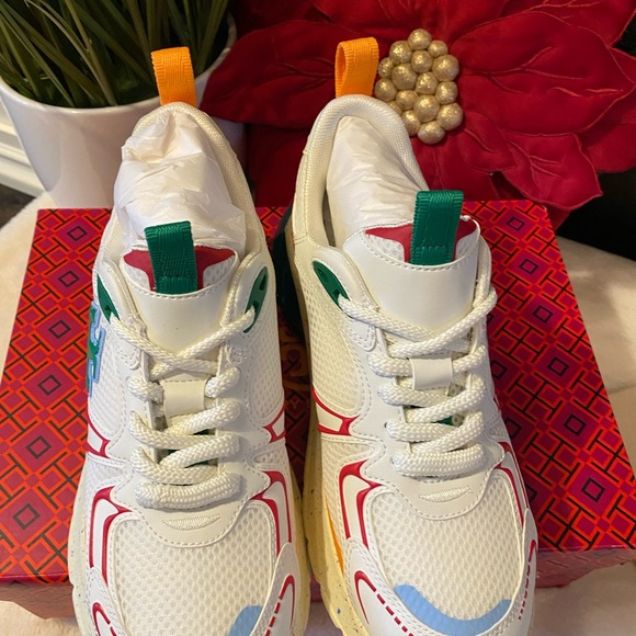 🎉HOST PICK🎉TORY BURCH GOOD LUCK TECH TRAINER - Picture 3 of 11